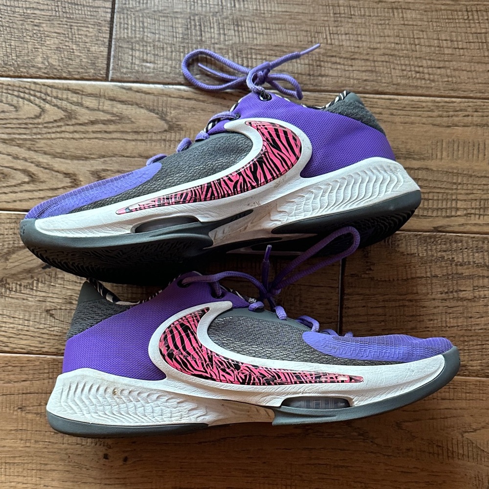 Nike Men's Giannis Purple and Black Basketball Shoes